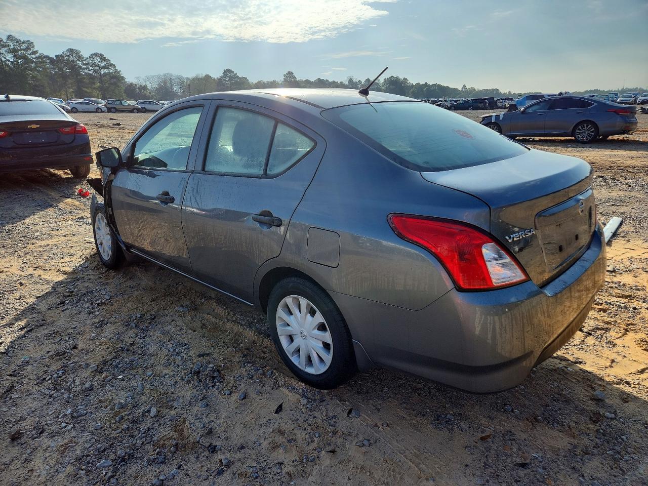 2018 NISSAN VERSA S photo 2