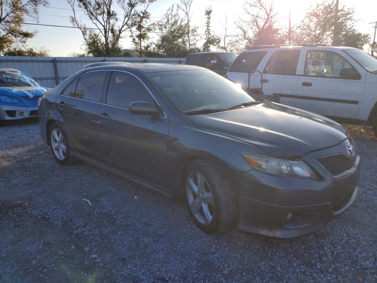 2010 TOYOTA CAMRY BASE photo 4