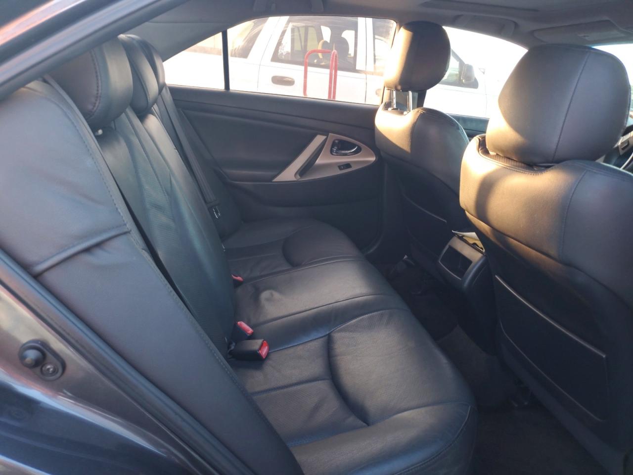 2010 TOYOTA CAMRY BASE photo 10
