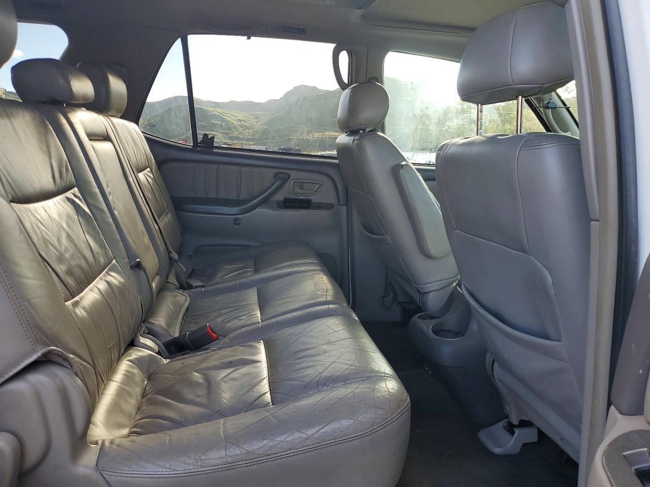 2004 TOYOTA SEQUOIA LIMITED photo 11
