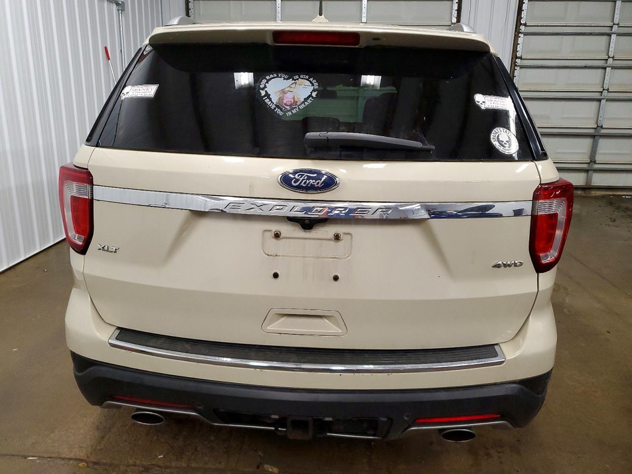2018 FORD EXPLORER XLT photo 6