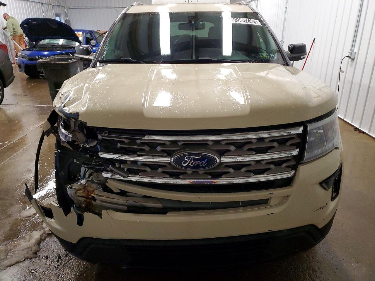 2018 FORD EXPLORER XLT photo 5