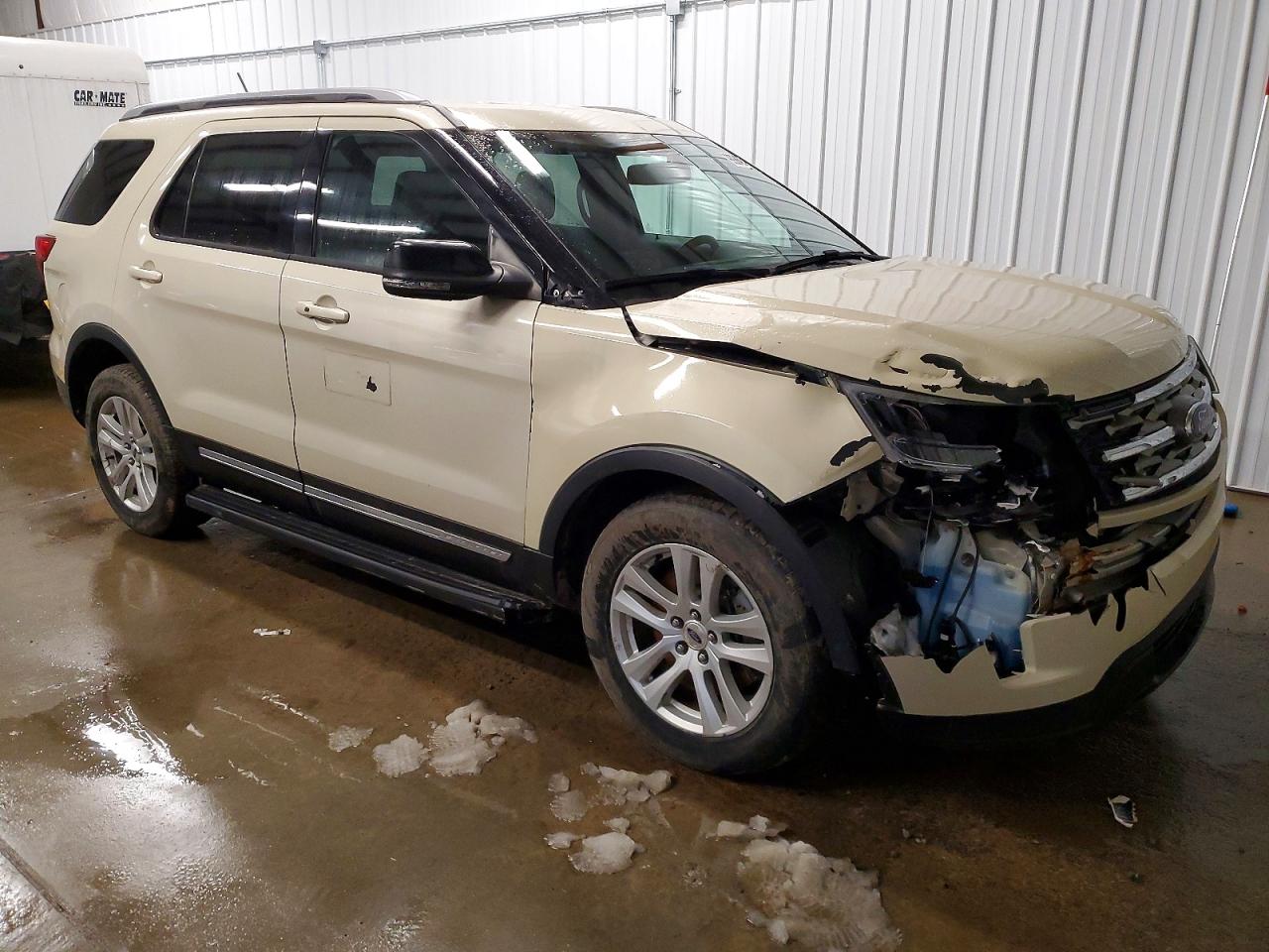 2018 FORD EXPLORER XLT photo 4