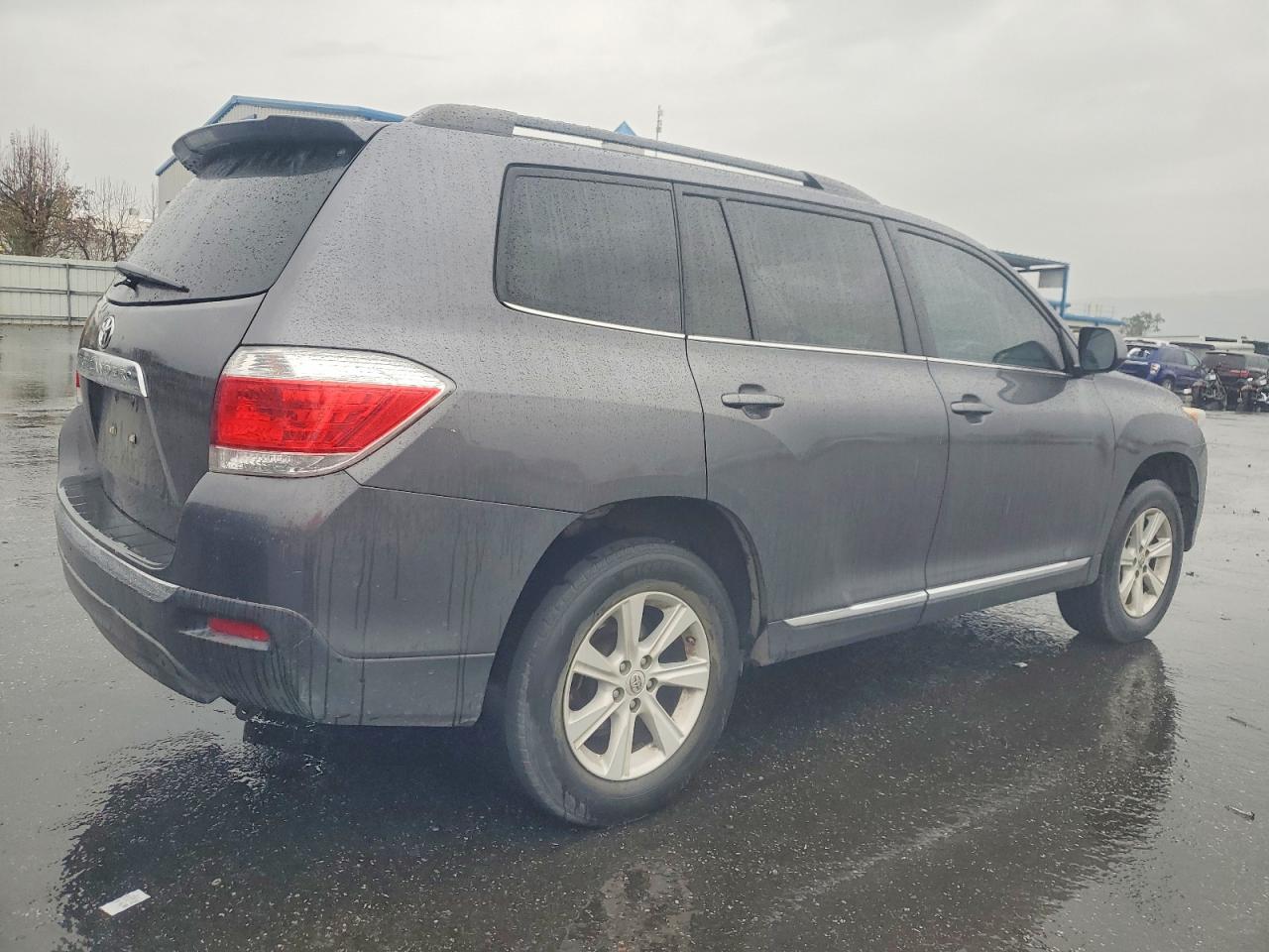 2012 TOYOTA HIGHLANDER BASE photo 3