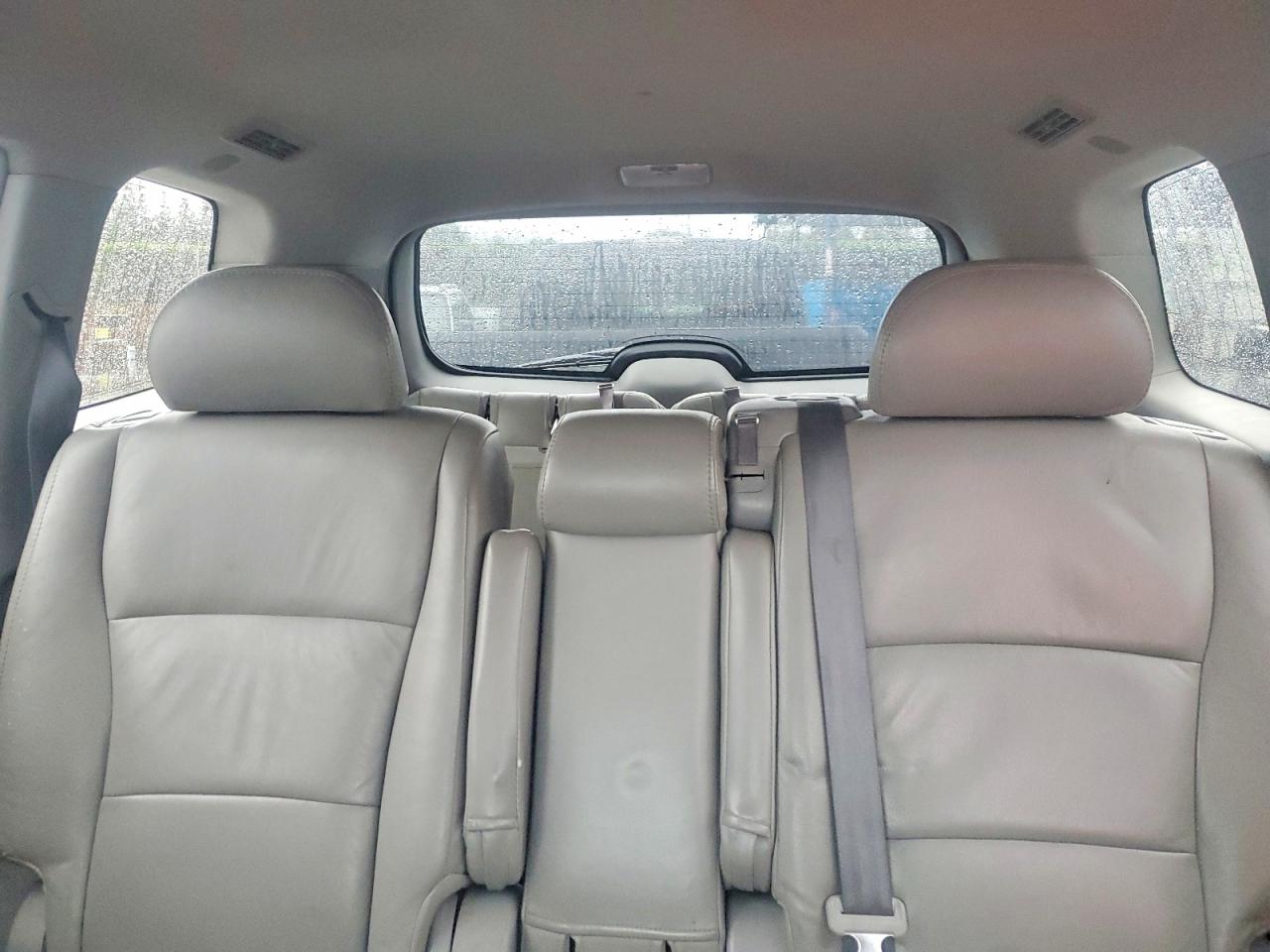 2012 TOYOTA HIGHLANDER BASE photo 10