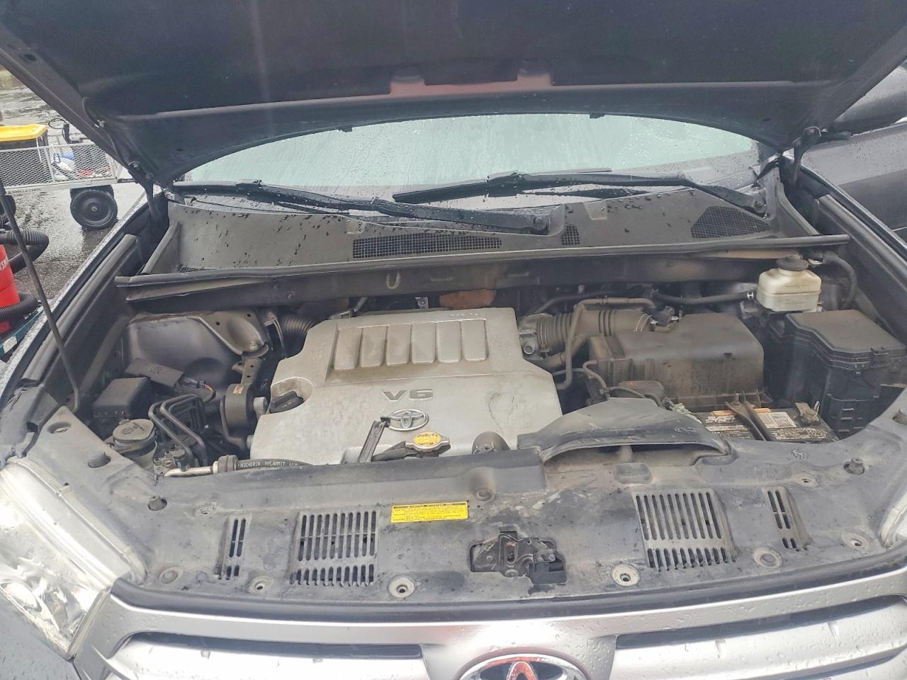 2012 TOYOTA HIGHLANDER BASE photo 12