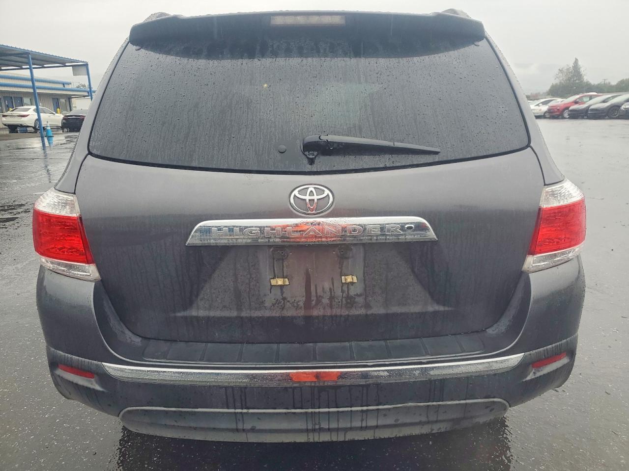 2012 TOYOTA HIGHLANDER BASE photo 6