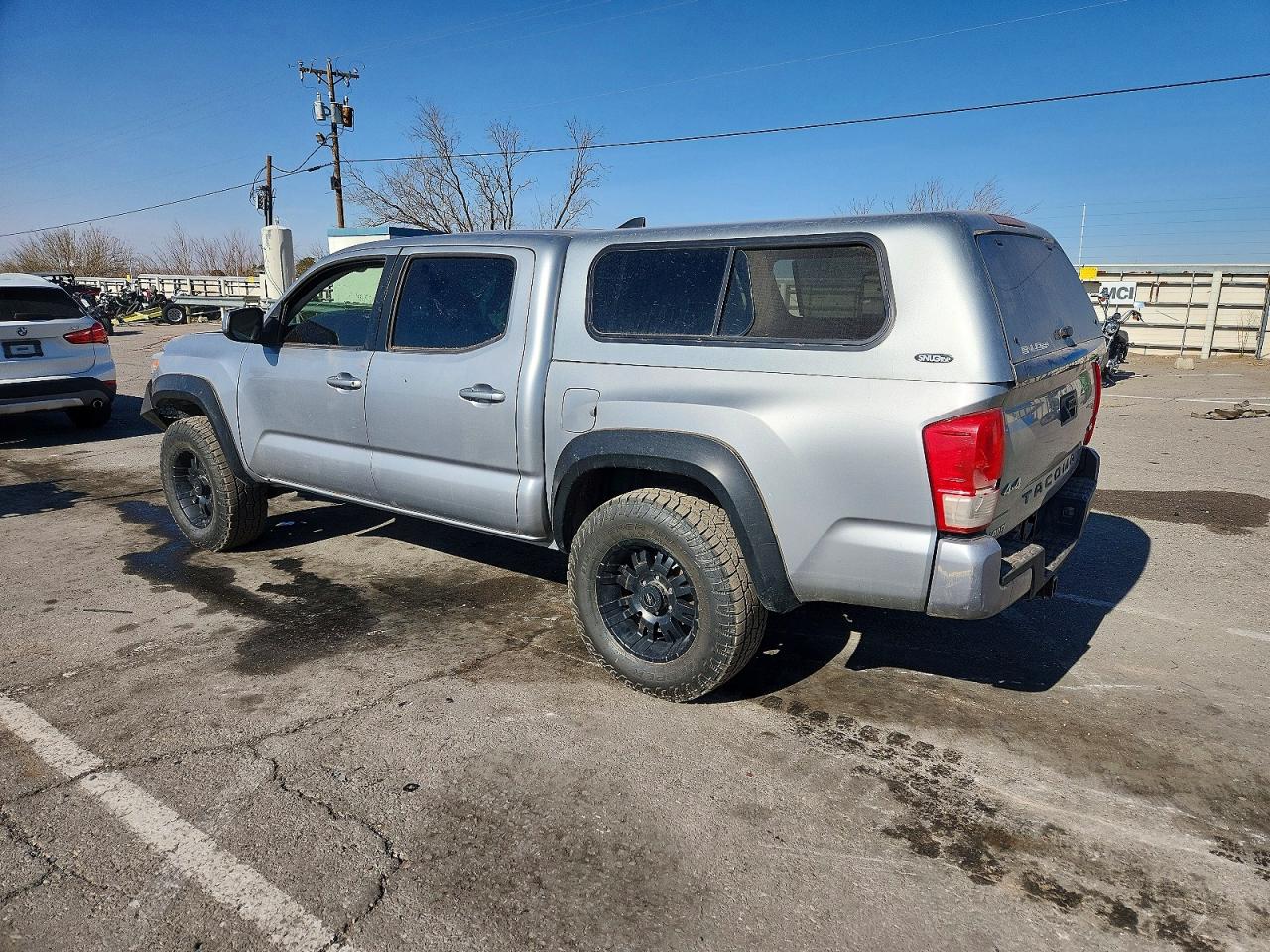 2017 TOYOTA TACOMA DOUBLE CAB photo 2