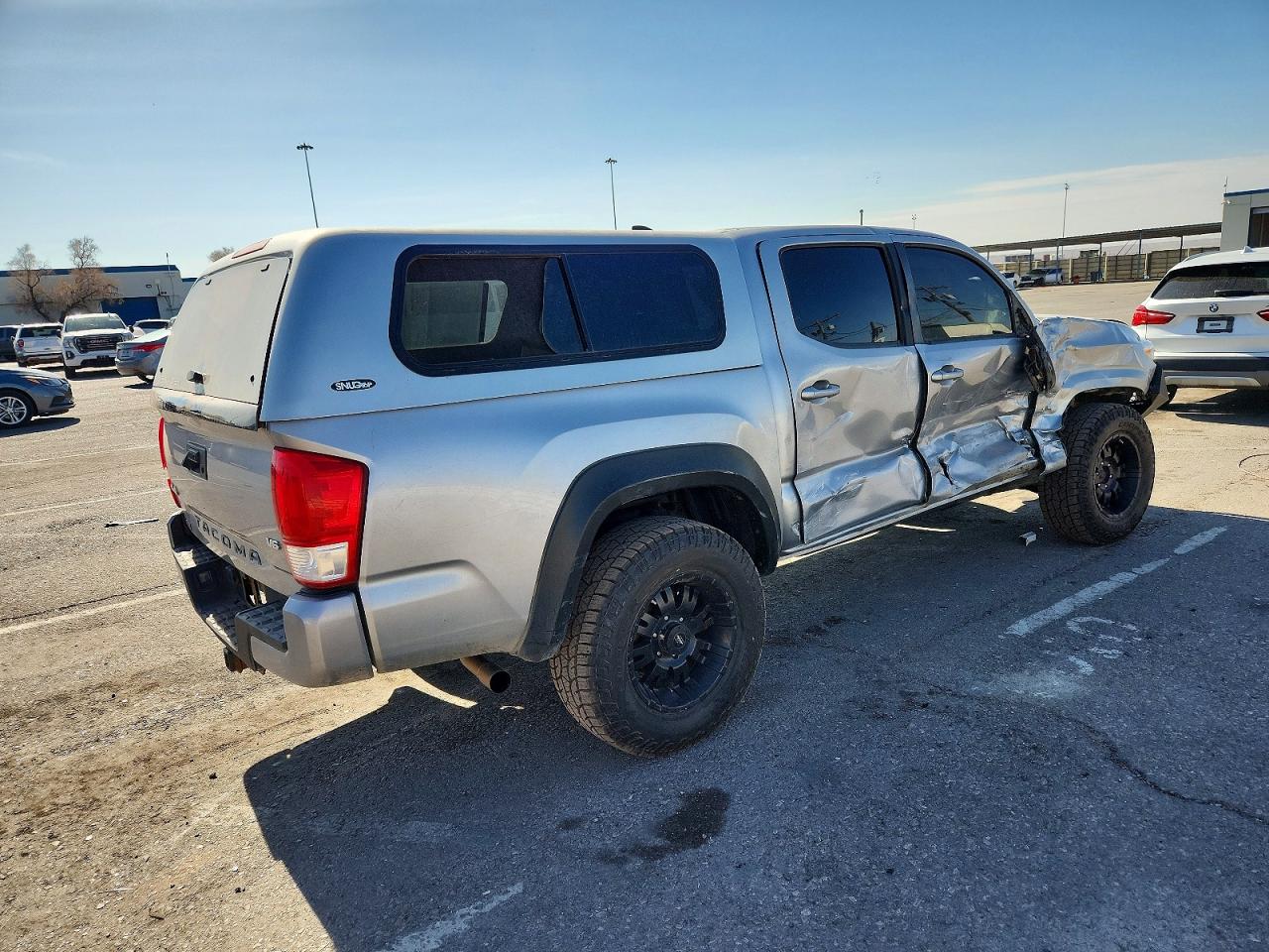 2017 TOYOTA TACOMA DOUBLE CAB photo 3