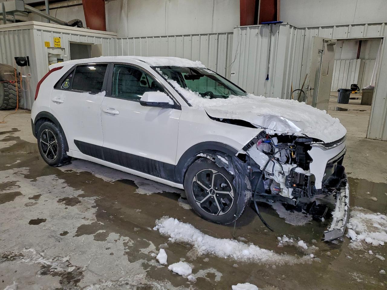 2024 KIA NIRO LX photo 4