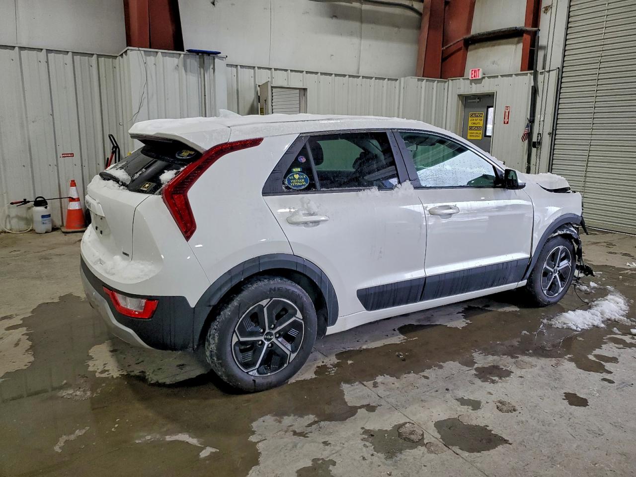 2024 KIA NIRO LX photo 3