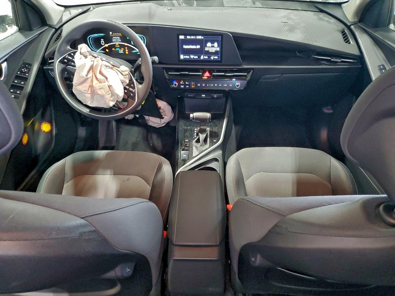 2024 KIA NIRO LX photo 8