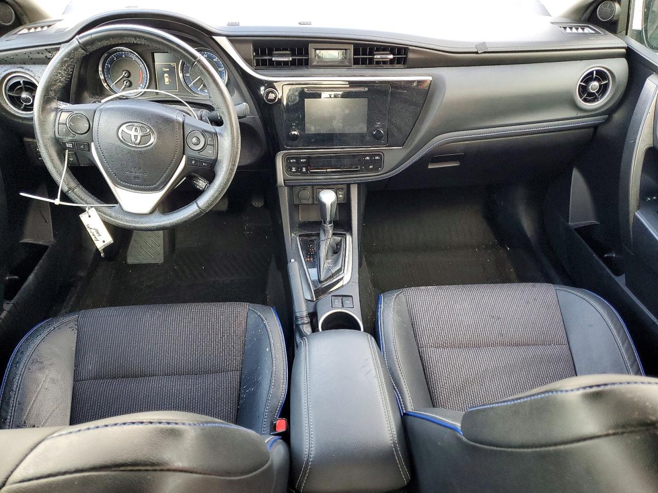 2018 TOYOTA COROLLA L photo 8