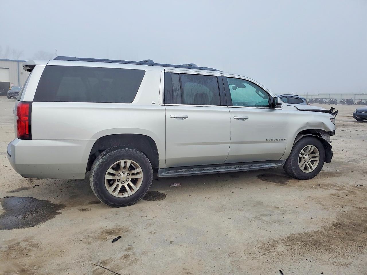2018 CHEVROLET SUBURBAN K1500 LT photo 3