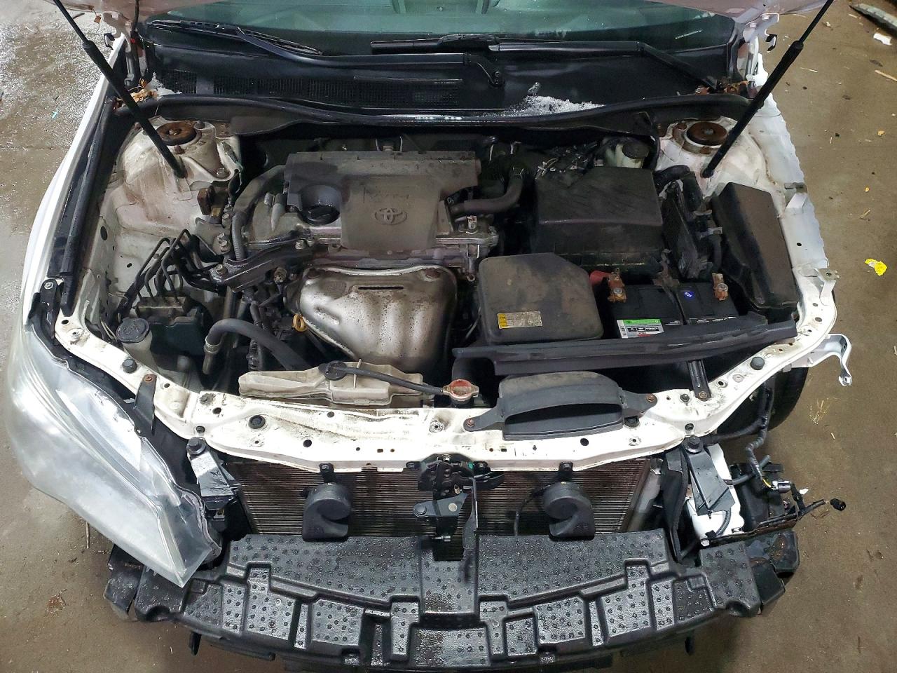 2016 TOYOTA CAMRY LE photo 11