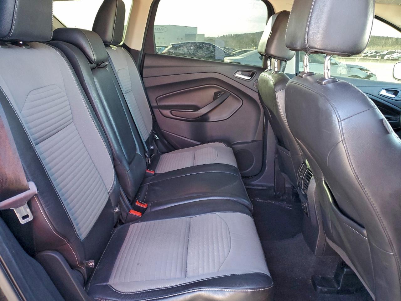 2017 FORD ESCAPE SE photo 11