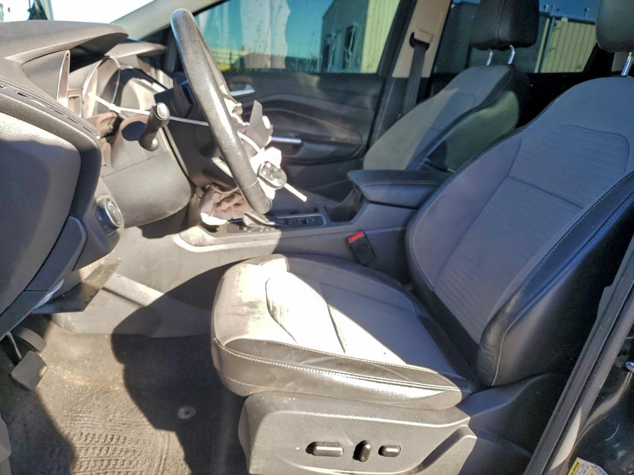 2017 FORD ESCAPE SE photo 7