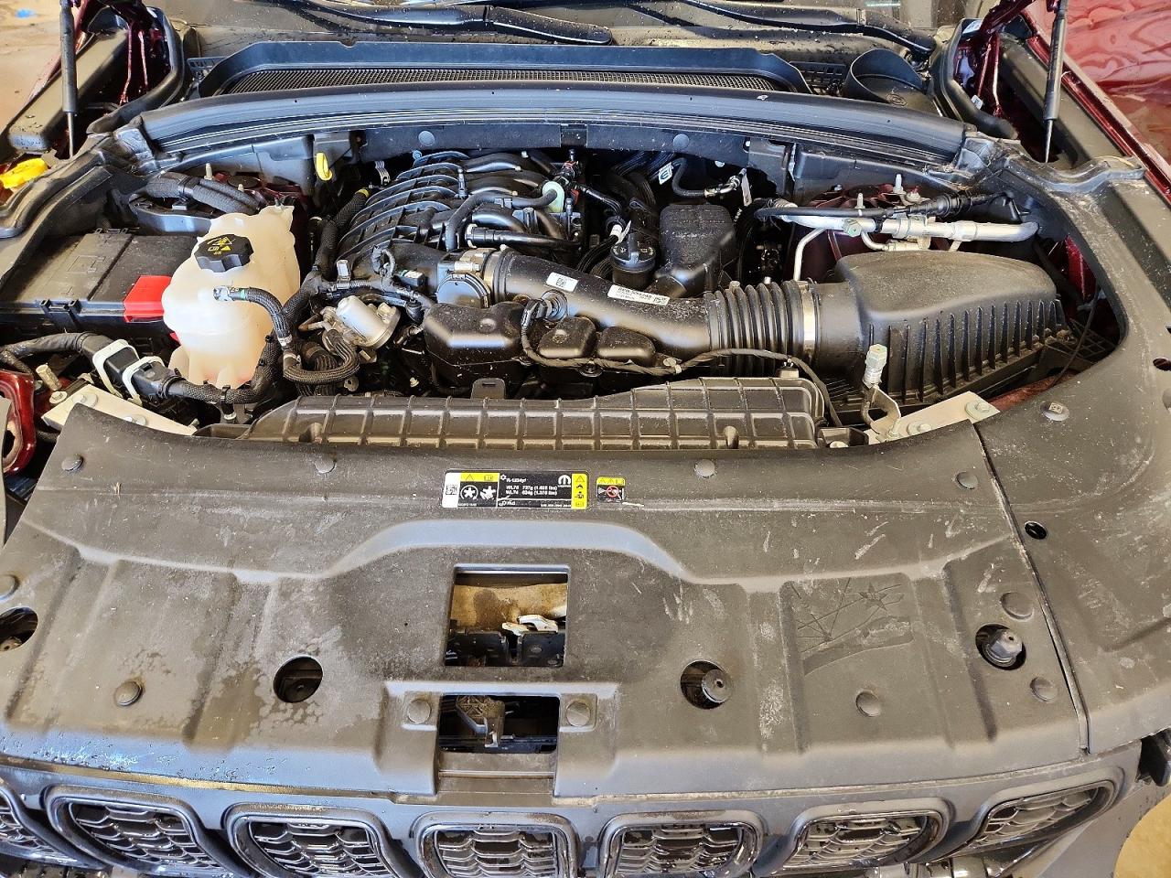 2024 JEEP GRAND CHEROKEE LAREDO photo 12
