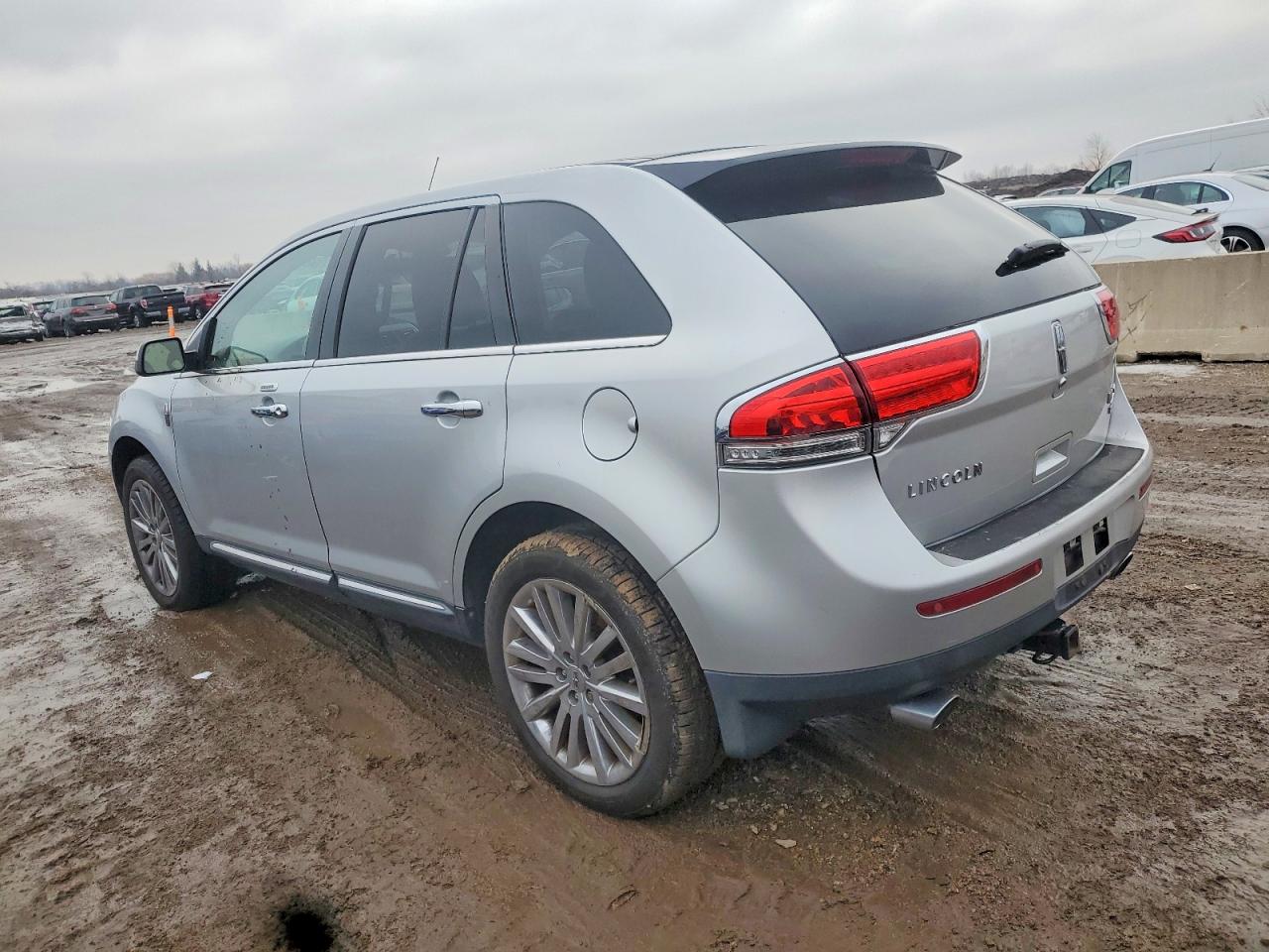 2011 LINCOLN MKX photo 2