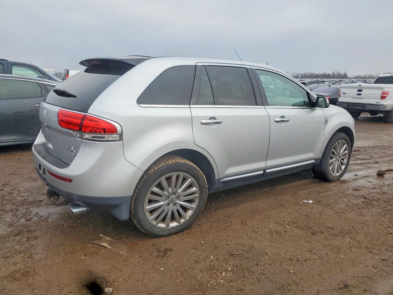 2011 LINCOLN MKX photo 3
