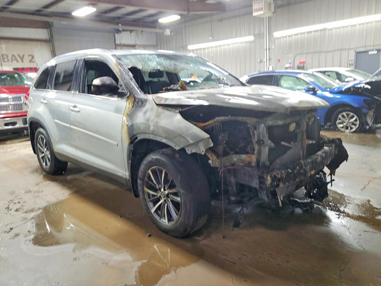 2019 TOYOTA HIGHLANDER SE photo 4
