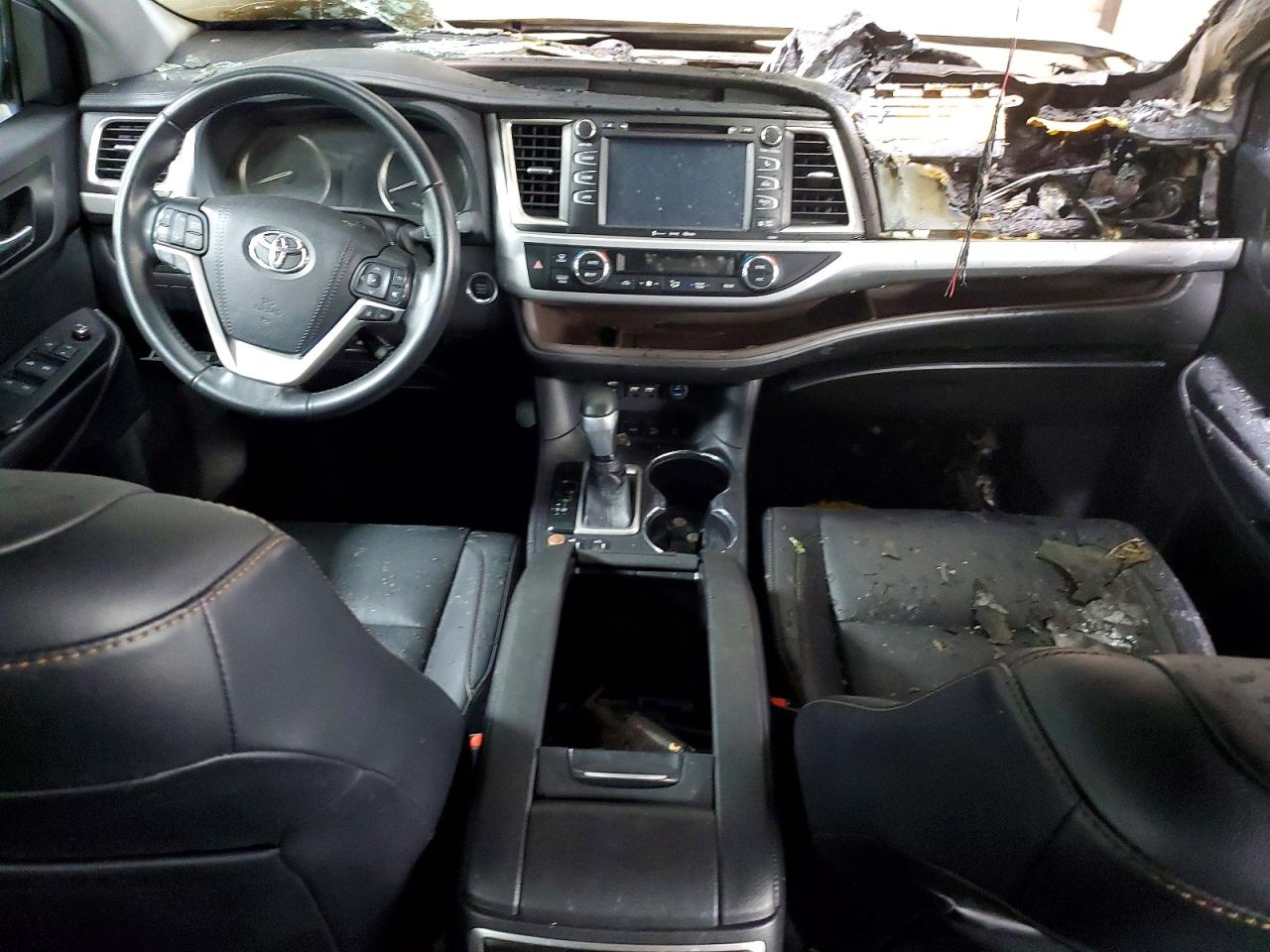 2019 TOYOTA HIGHLANDER SE photo 8