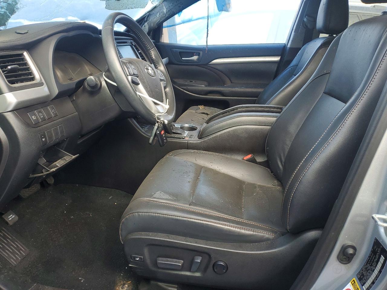 2019 TOYOTA HIGHLANDER SE photo 7