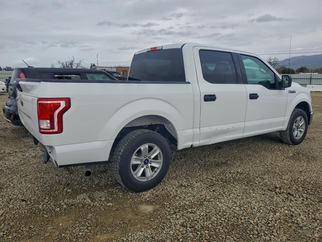 2017 FORD F150 SUPERCREW photo 3