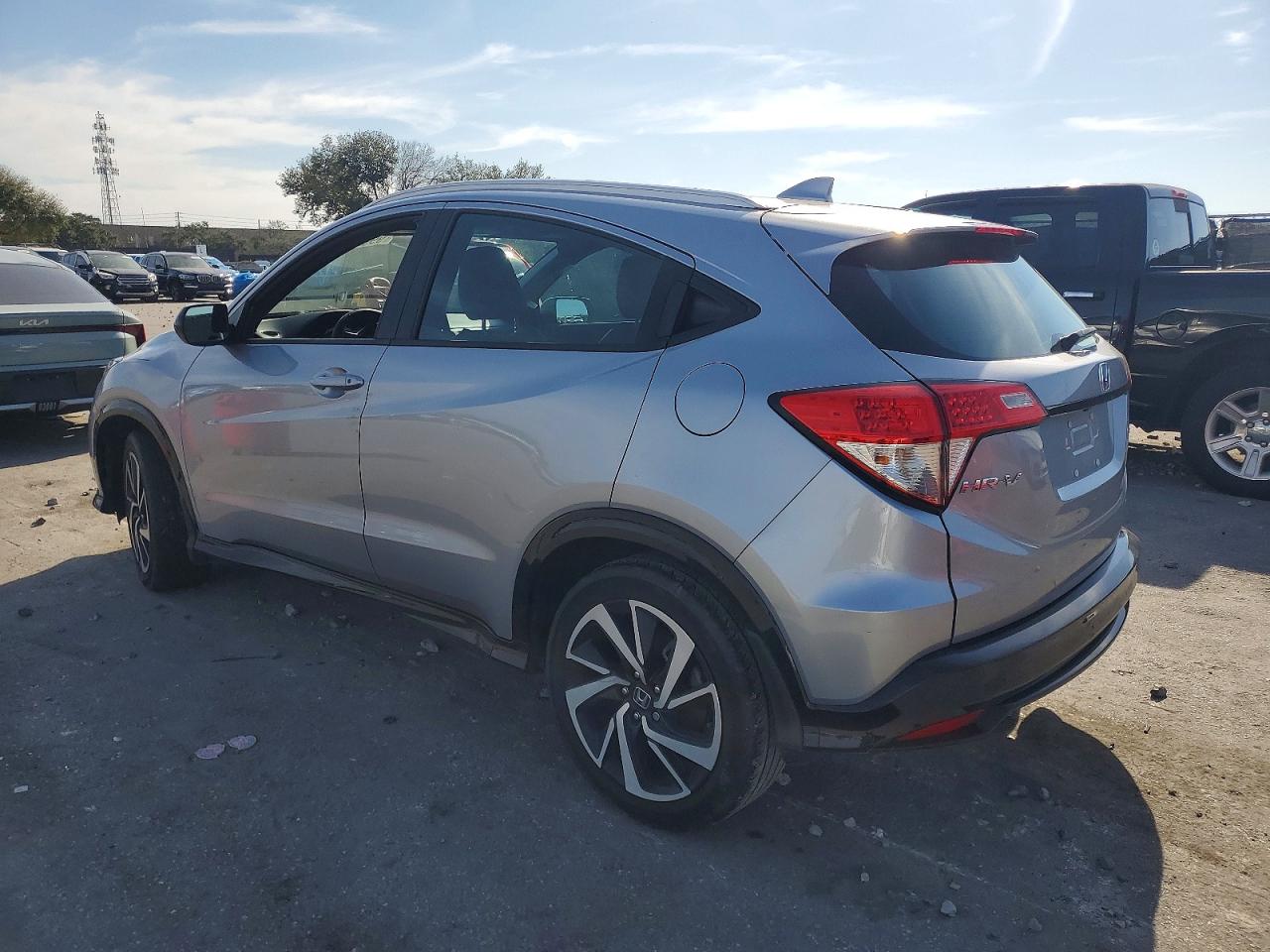 2019 HONDA HR-V SPORT photo 2