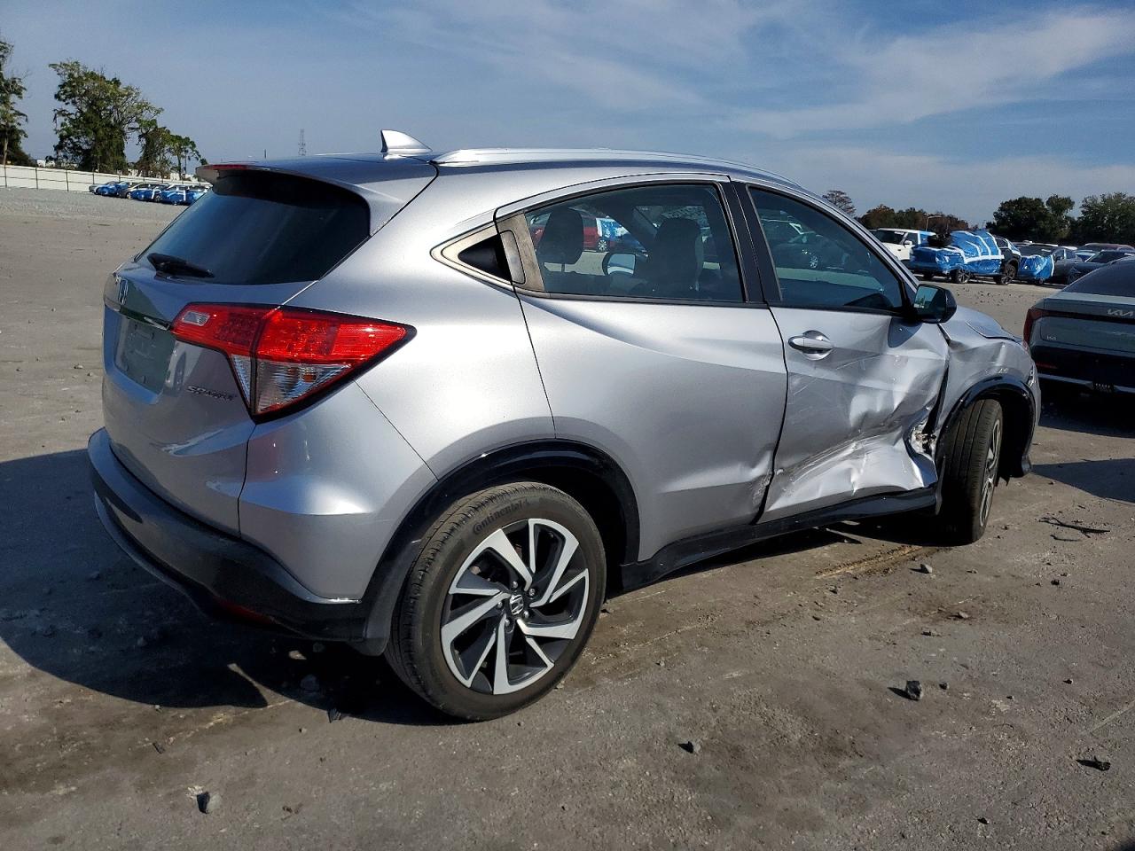 2019 HONDA HR-V SPORT photo 3