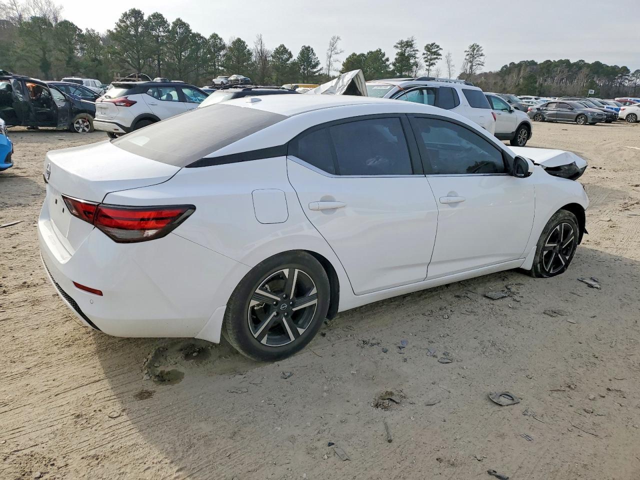 2025 NISSAN SENTRA SV photo 3