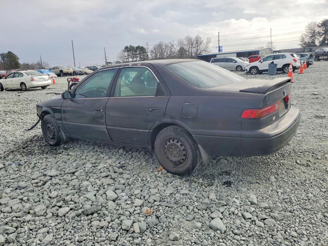 1999 TOYOTA CAMRY CE photo 2