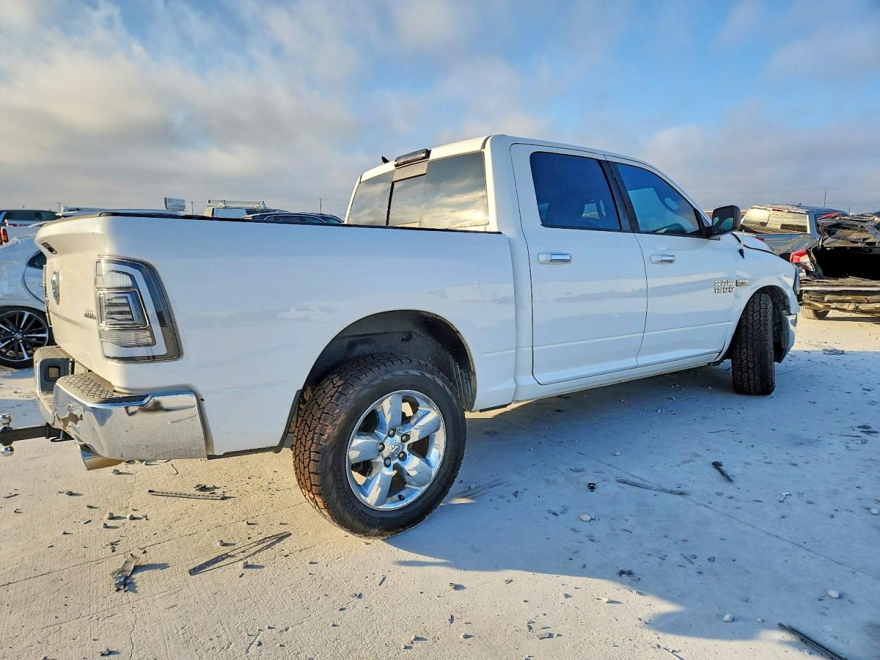 2014 RAM 1500 SLT photo 3