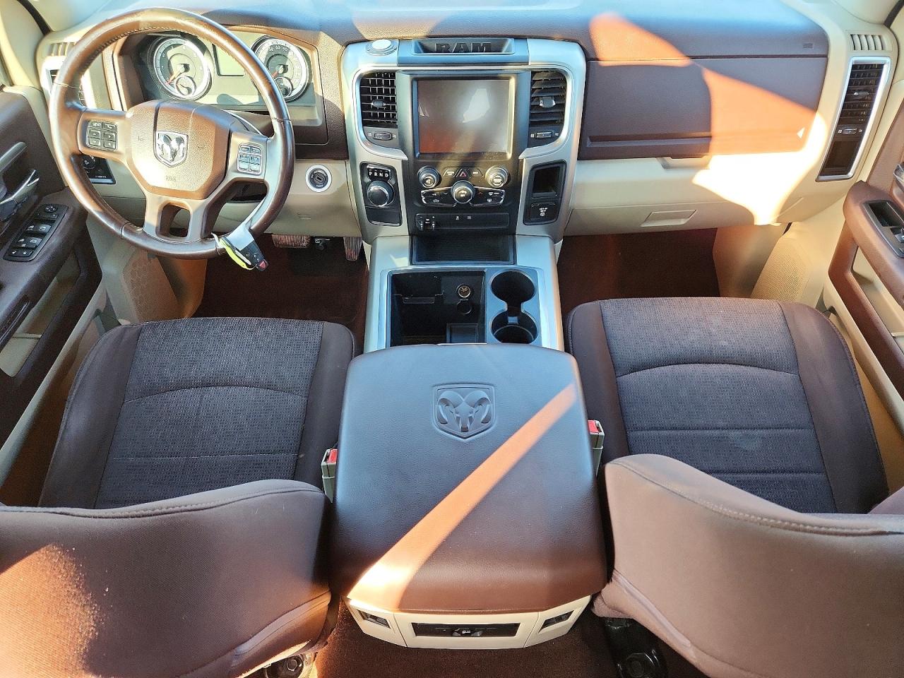 2014 RAM 1500 SLT photo 8