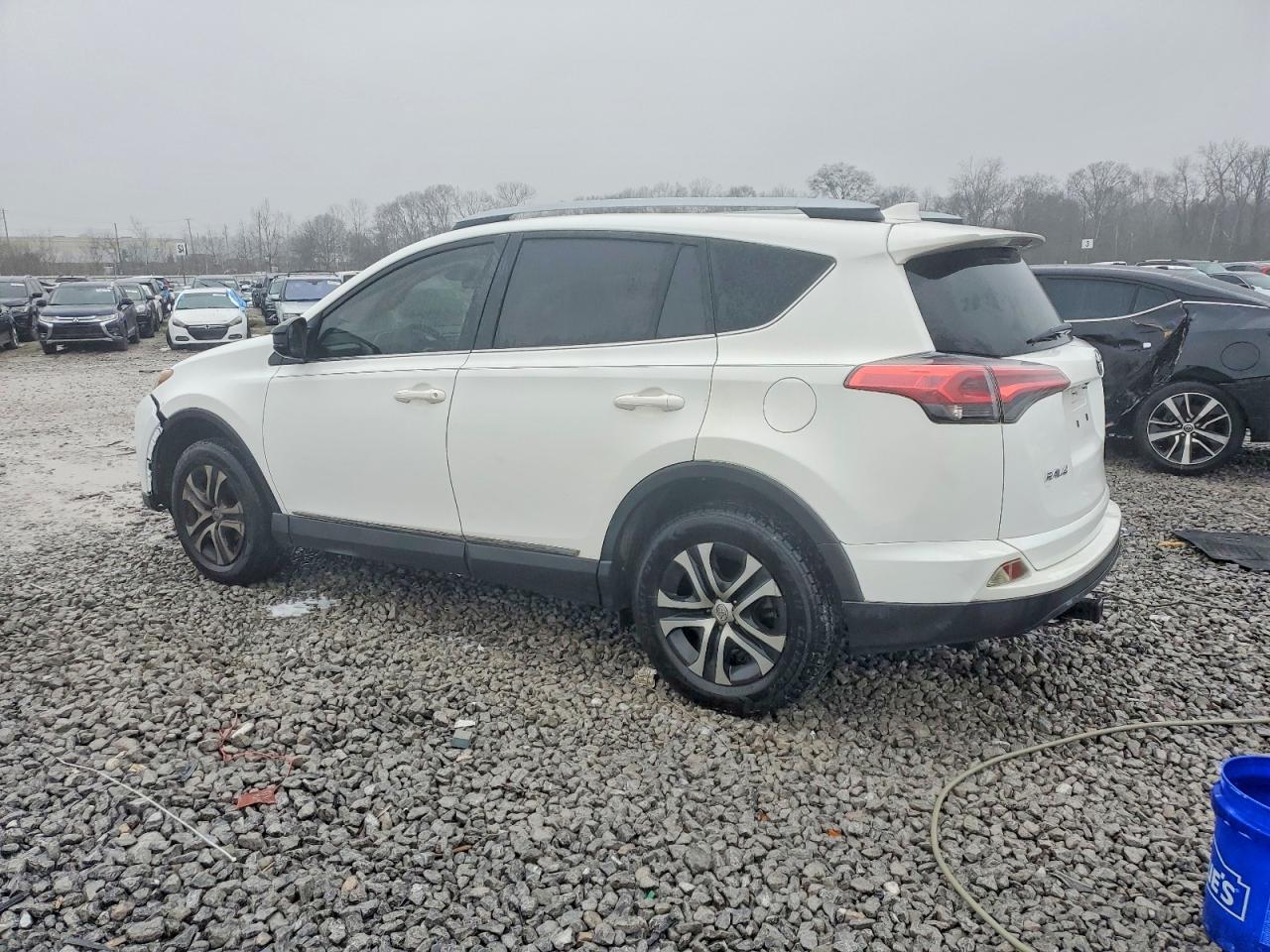 2018 TOYOTA RAV4 LE photo 3