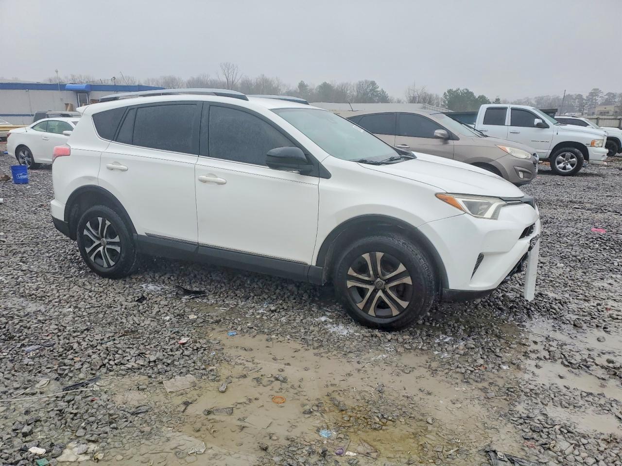 2018 TOYOTA RAV4 LE photo 7