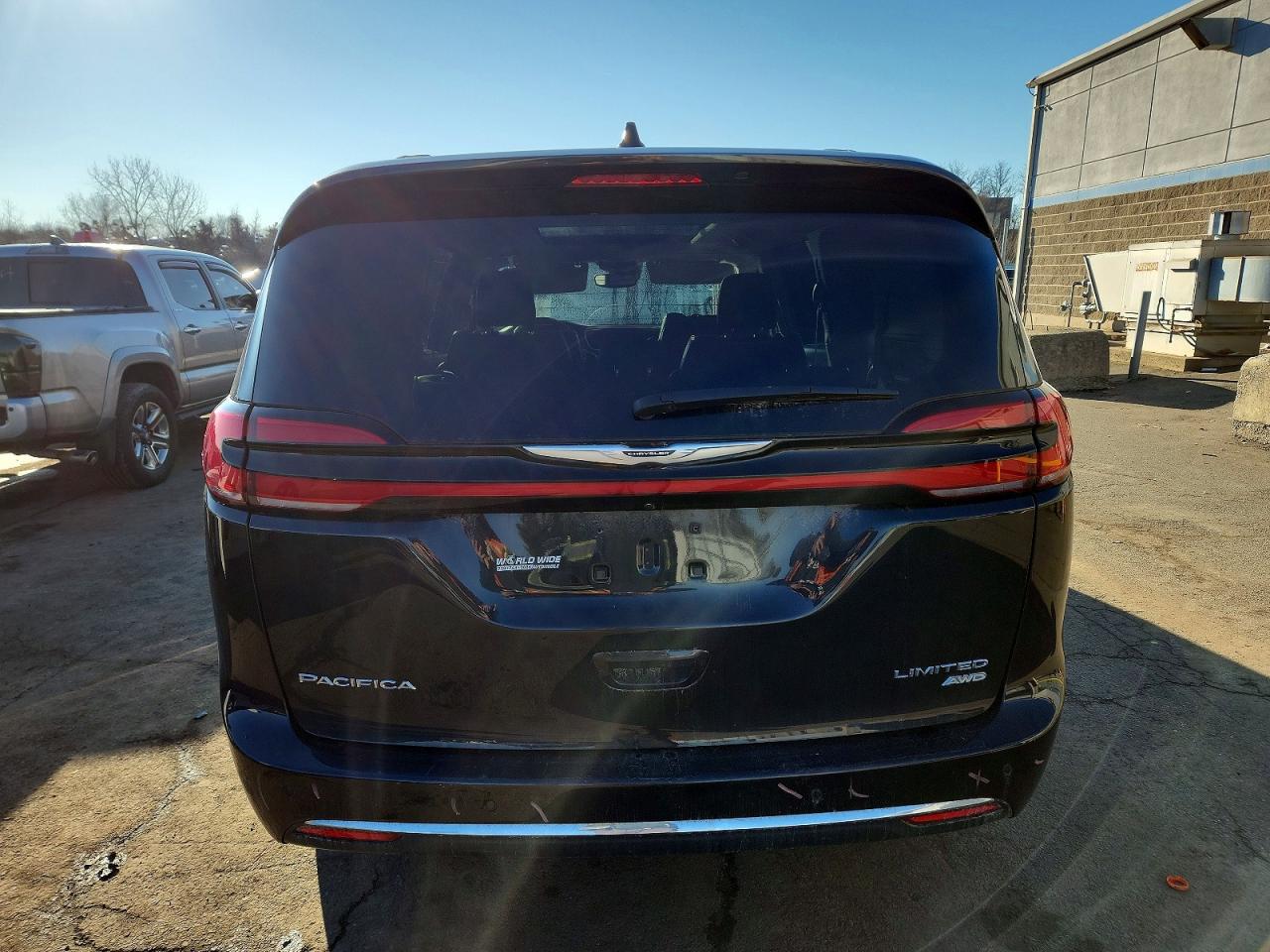 2023 CHRYSLER PACIFICA LIMITED photo 6