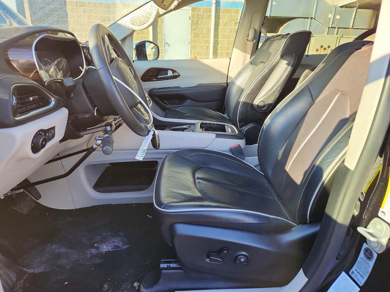 2023 CHRYSLER PACIFICA LIMITED photo 7