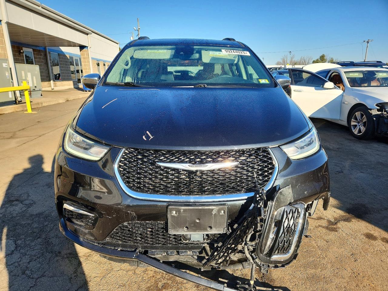 2023 CHRYSLER PACIFICA LIMITED photo 5