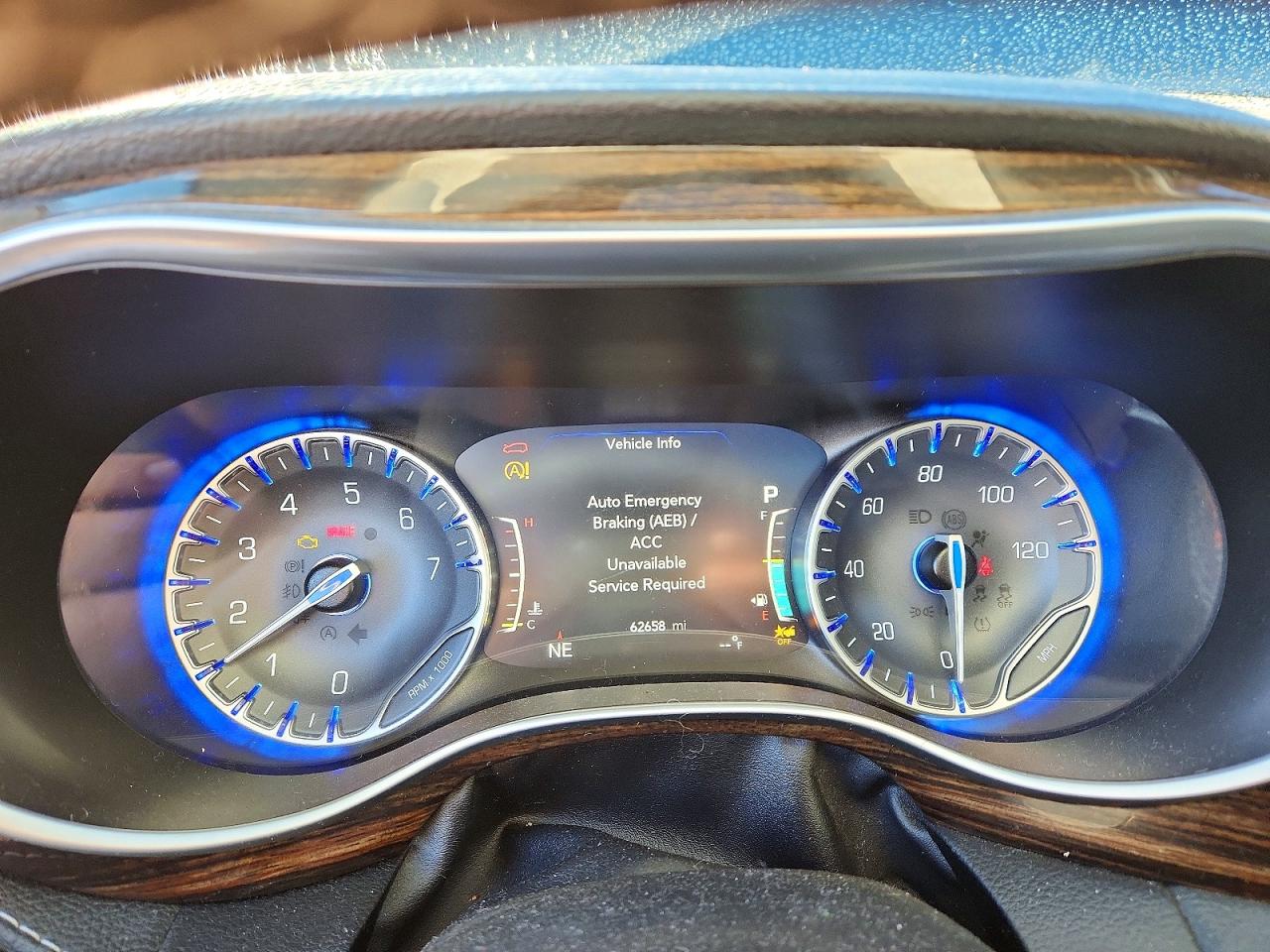 2023 CHRYSLER PACIFICA LIMITED photo 9