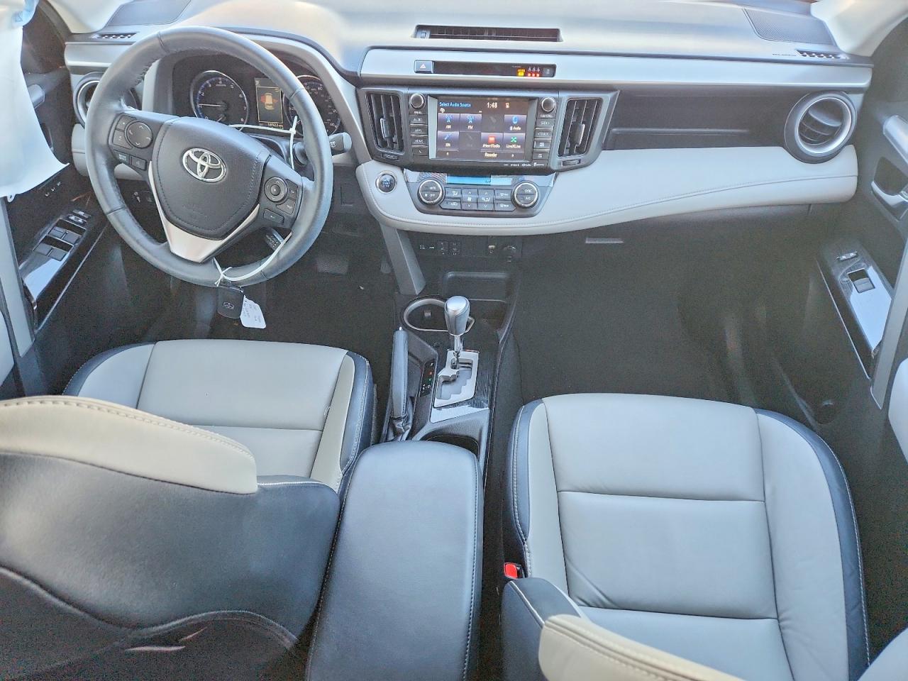 2017 TOYOTA RAV4 LIMITED photo 8