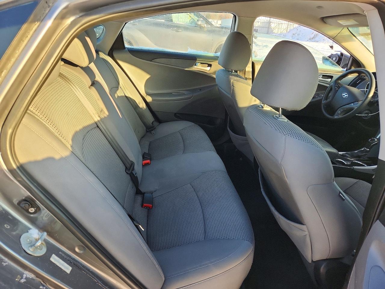 2011 HYUNDAI SONATA GLS photo 10