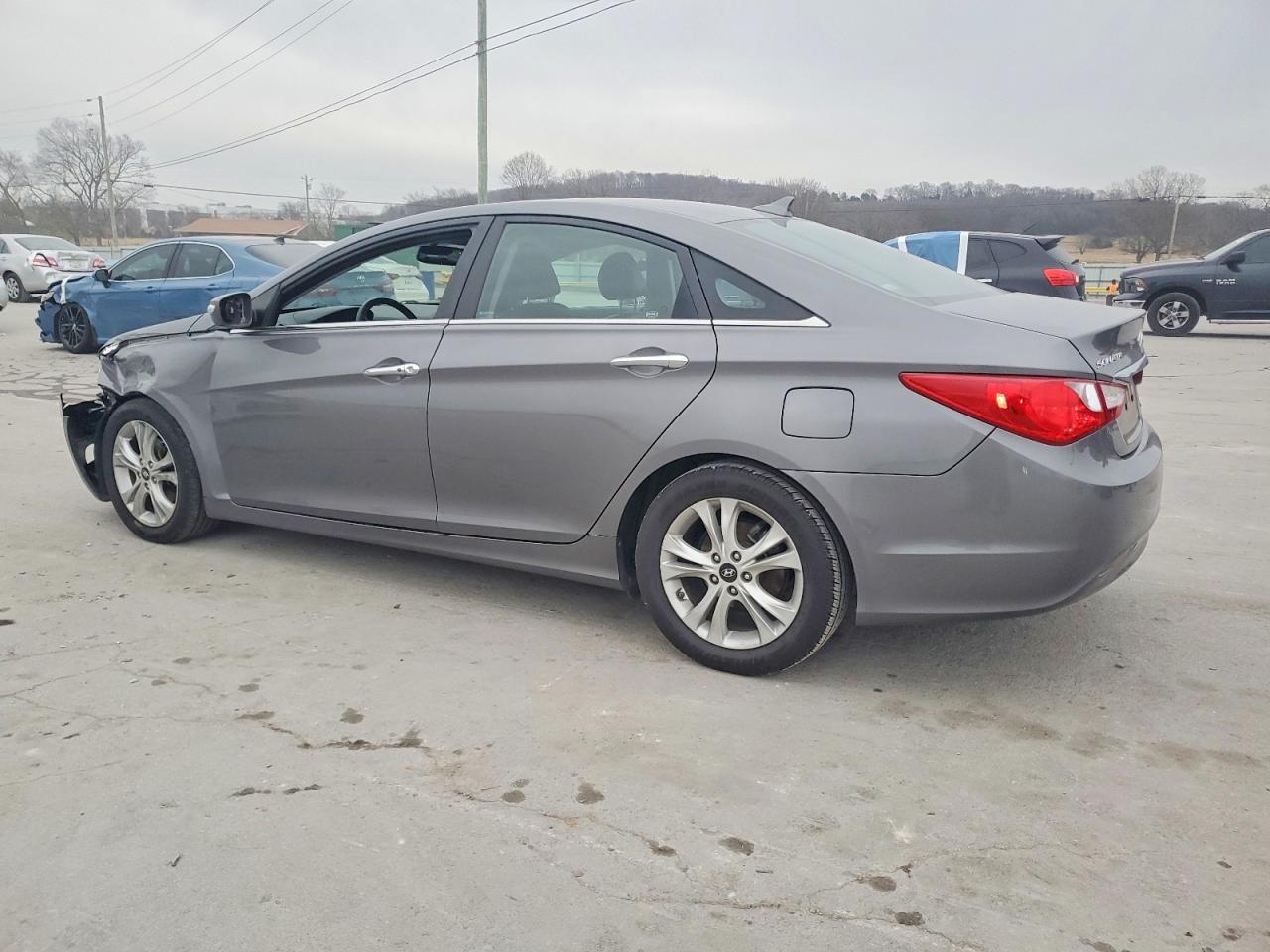 2011 HYUNDAI SONATA SE photo 2