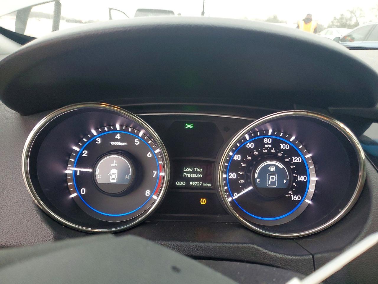 2011 HYUNDAI SONATA SE photo 9