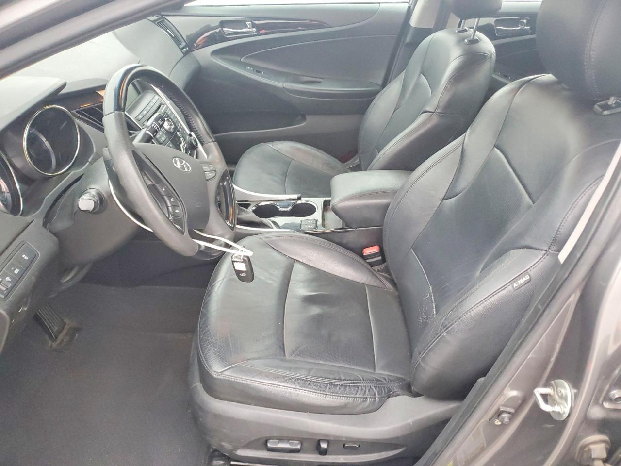 2011 HYUNDAI SONATA SE photo 7