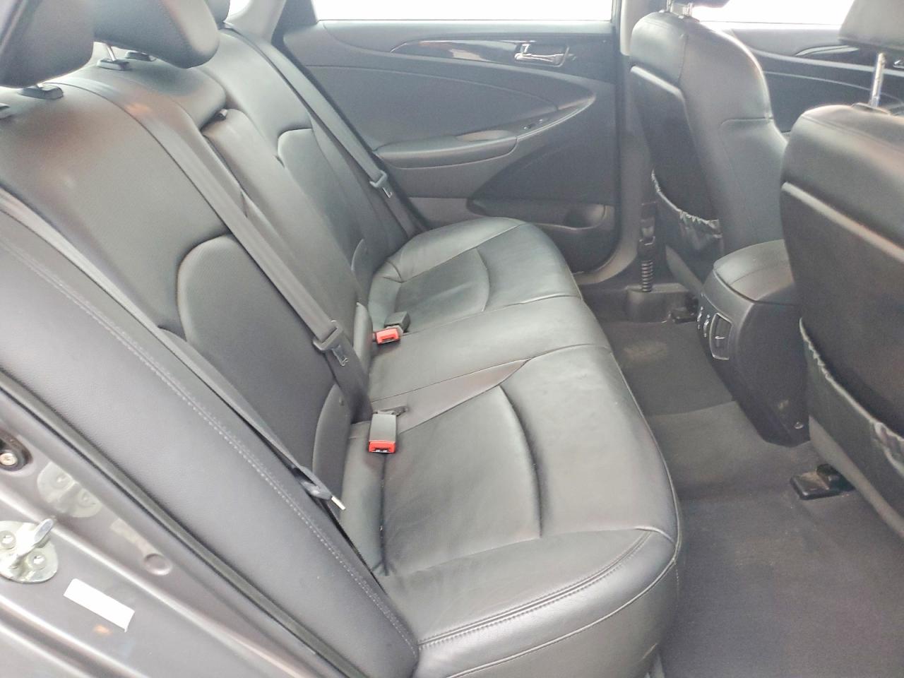 2011 HYUNDAI SONATA SE photo 10