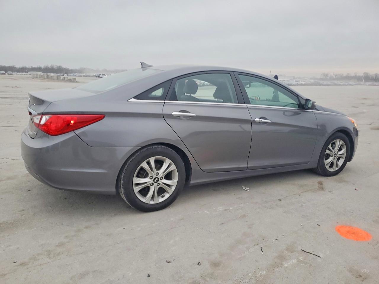 2011 HYUNDAI SONATA SE photo 3