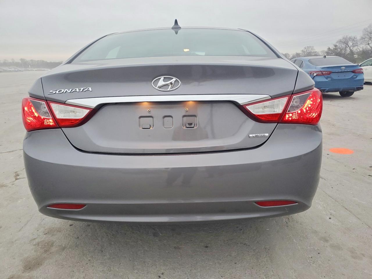 2011 HYUNDAI SONATA SE photo 6