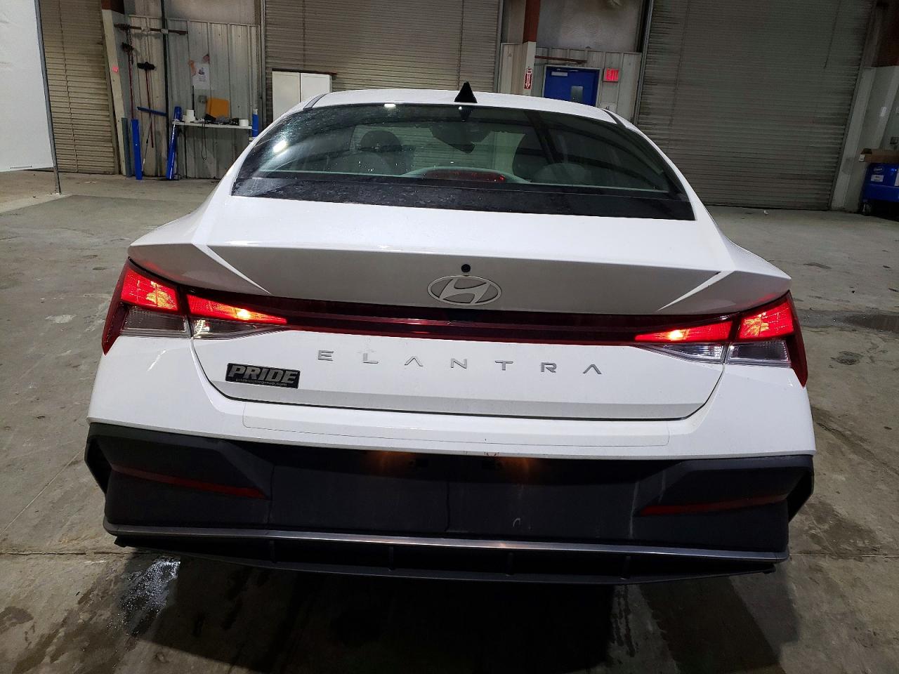 2024 HYUNDAI ELANTRA SE photo 6