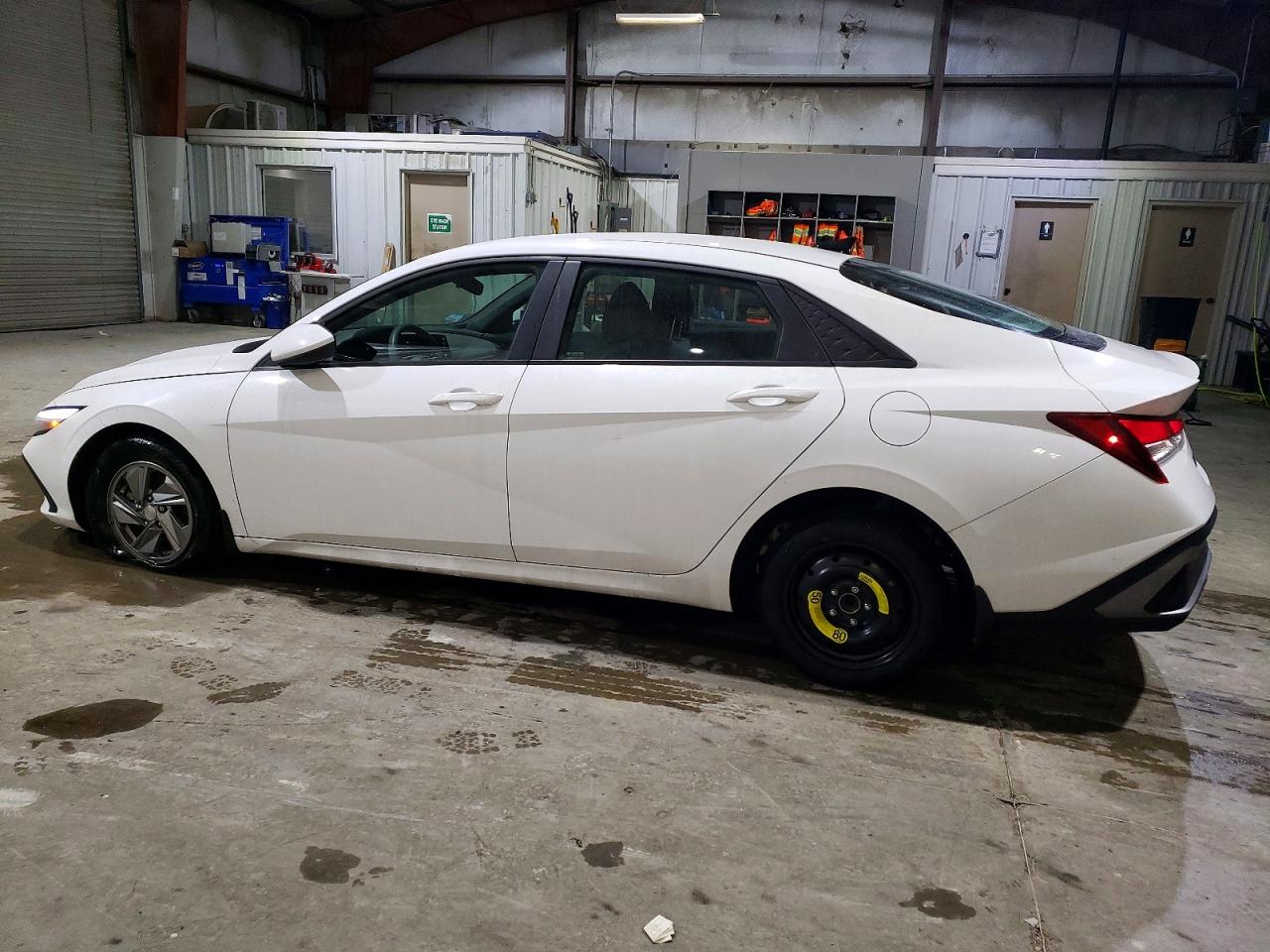 2024 HYUNDAI ELANTRA SE photo 2